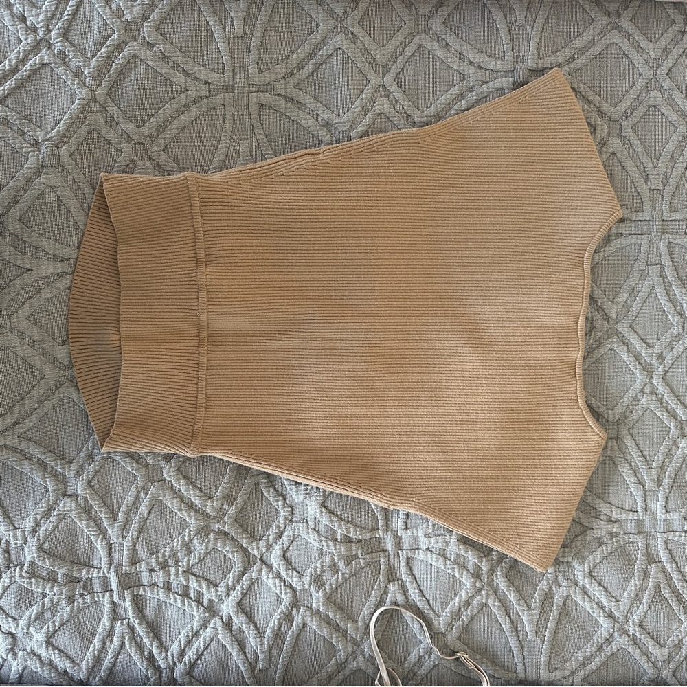 Tan Ribbed Sleeveless Top - Picture 3 of 3